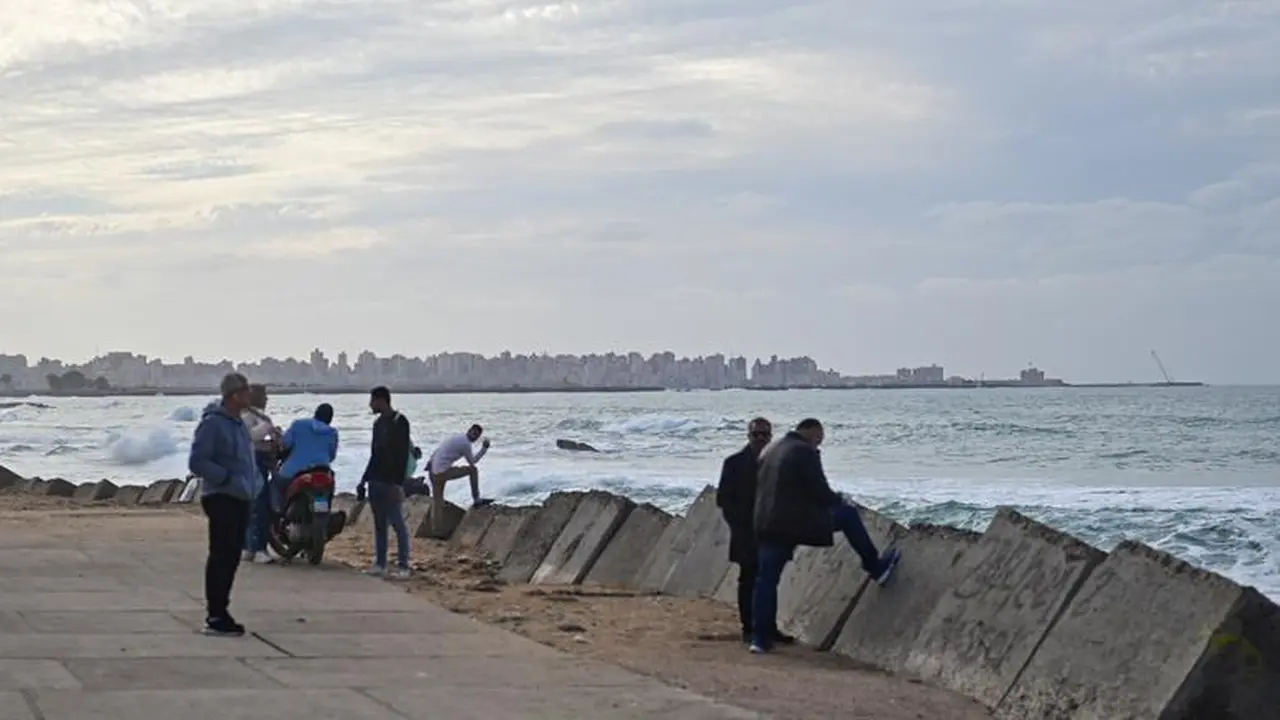 تحذير للأهالي.. نوة الكرم تضرب الإسكندرية مع انخفاض حاد في درجات الحرارة غداً